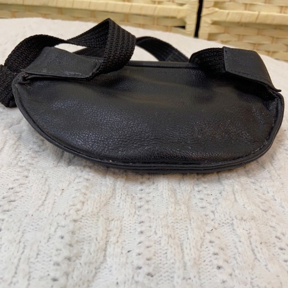 Lufthansa First Class, Black Leather Fanny Pack - Picture 6 of 10